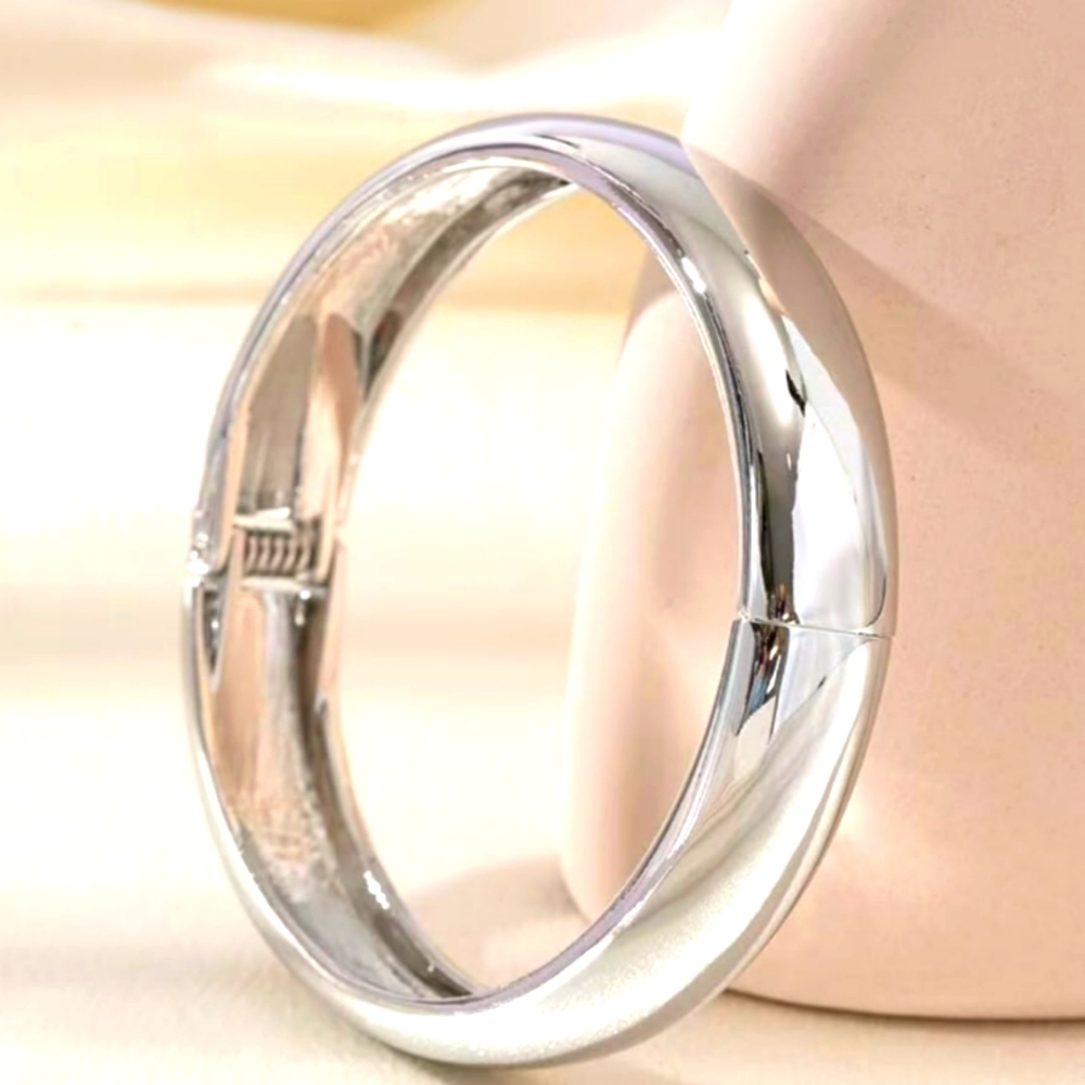 Elegant Silver Bangle Bracelet